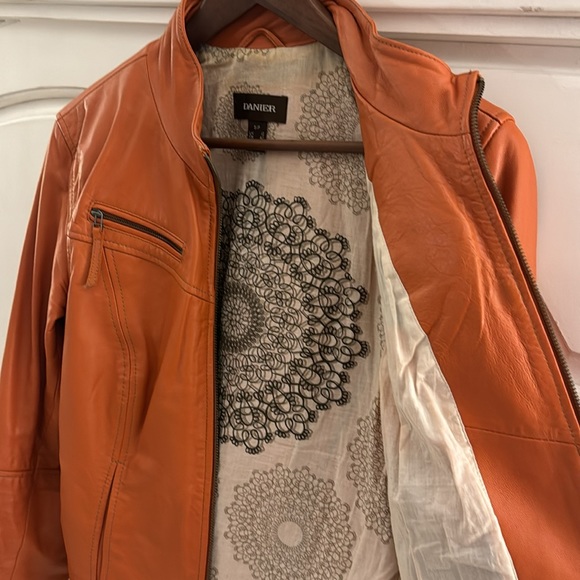 Danier Leather Jacket Small - Picture 3 of 6